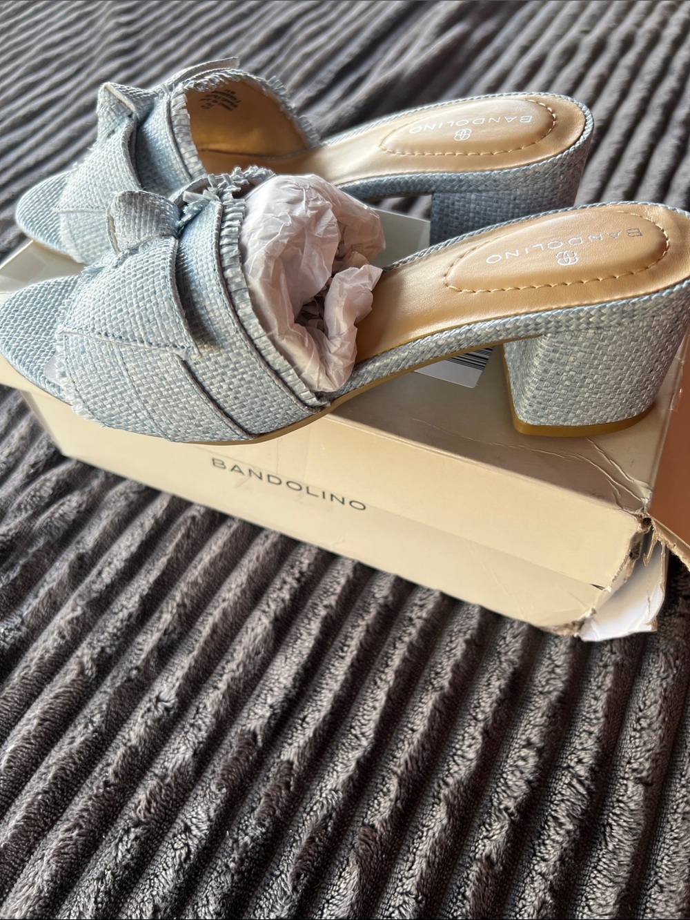 Bandolino Light Blue Textured Bow Slip-On Mules New in Box